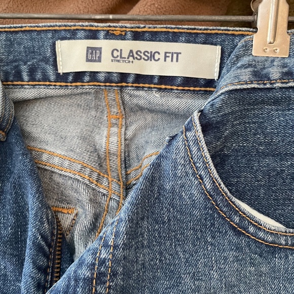 GAP Classic Fit Stretch Jeans - Picture 3 of 3